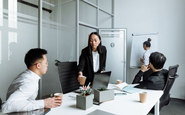 Website trung tâm dạy lái xe cần gì để học viên đăng ký khoá học?